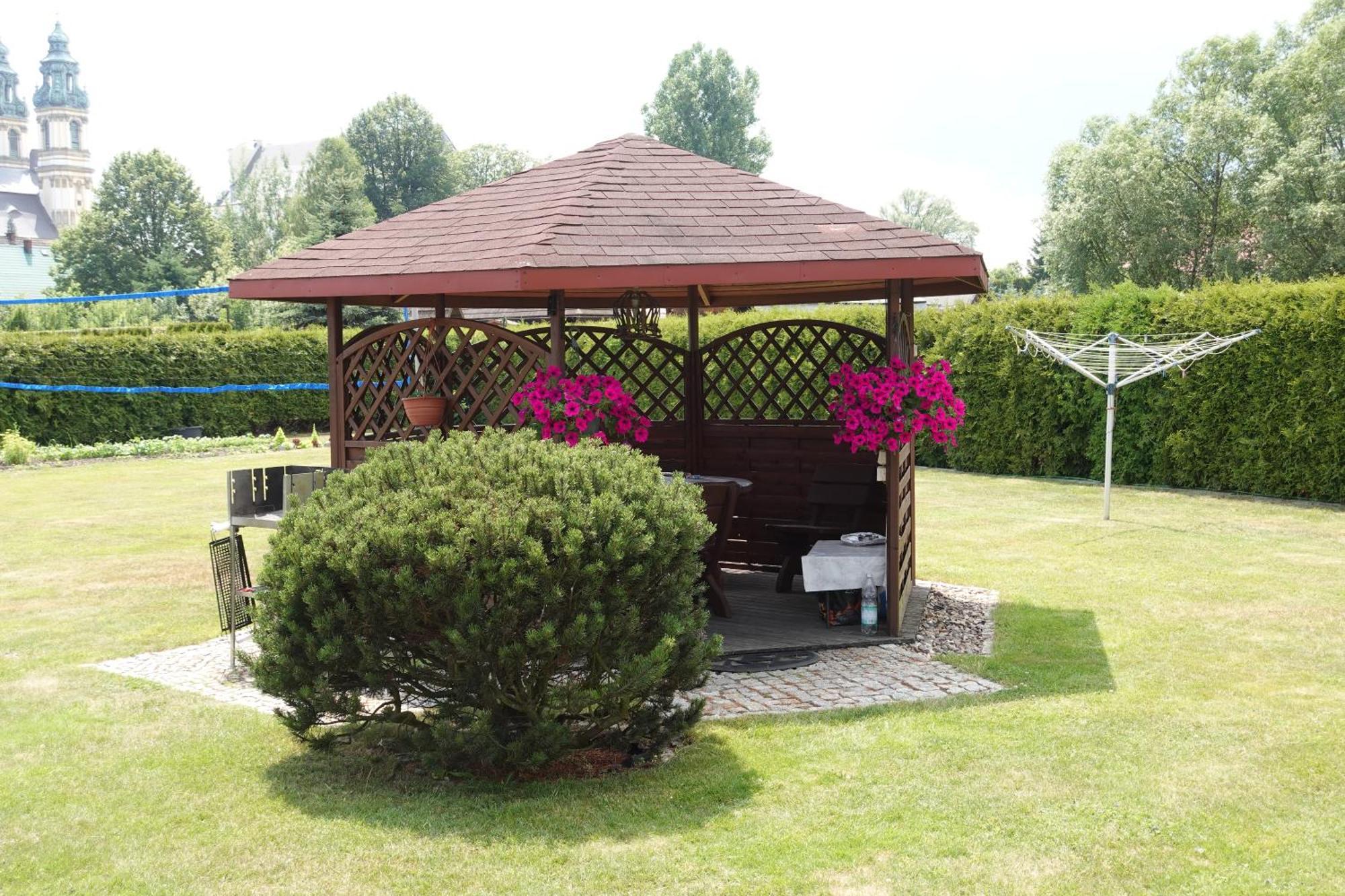 Mala Chatka Caloroczny Domek Krzeszow  Екстериор снимка